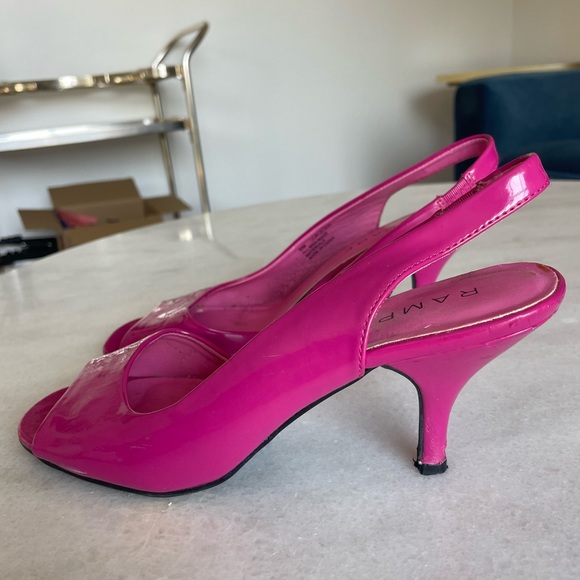 Hot pink kitten heels - Picture 2 of 4